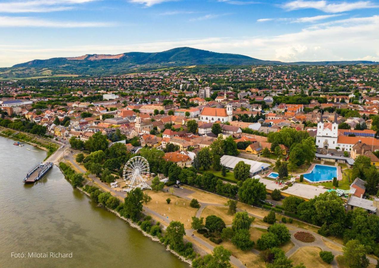 Becsi Kapu Apartman Apartamento Vác Exterior foto