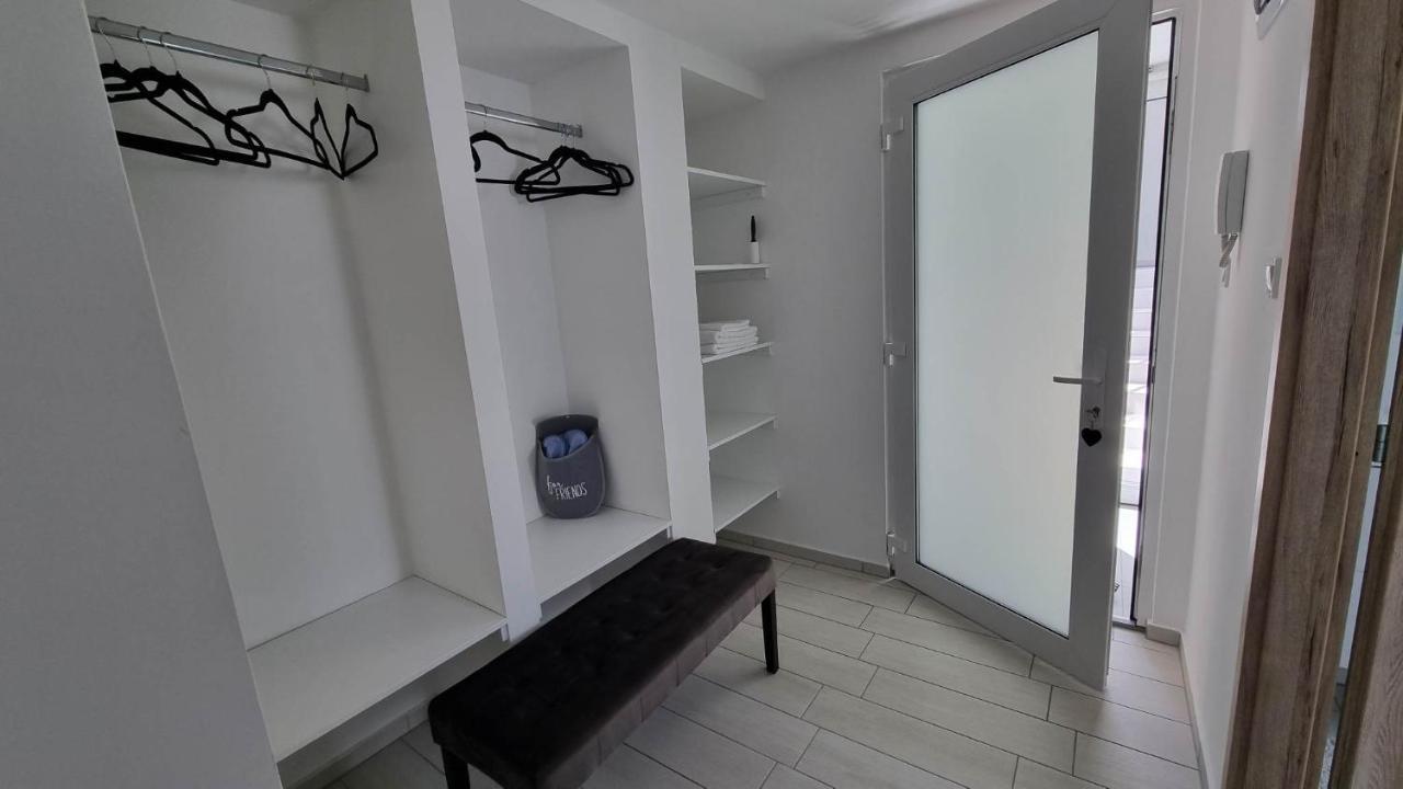 Becsi Kapu Apartman Apartamento Vác Exterior foto